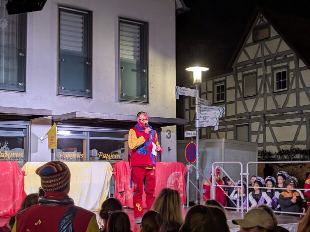 Häsabstauben der Neckar-Bätscher Premieren-Auftritt der Black Pearls