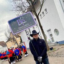 WhatsApp Image 2026-02-09 at 02.34.40 Unser neues Umzug-Schild